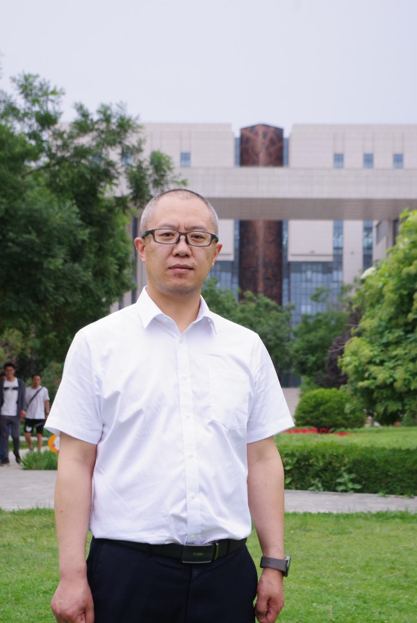 台湾av
2021年“师德标兵”—陈伟